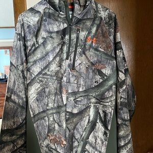 Under Armour Camo pullover